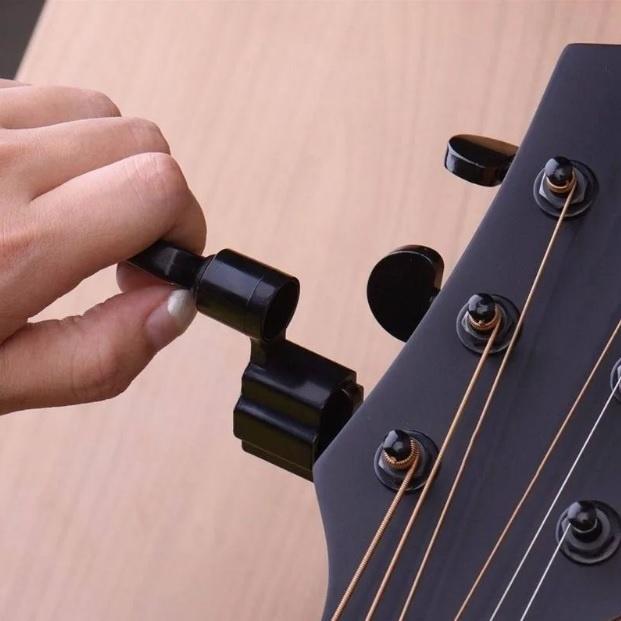 Encordoador Para Instrumentos De Cordas + 2 Palhetas