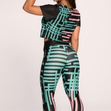 Conjunto Fitness Feminino Suplex Estampado Academia Feminino Cropped E Calça Strength