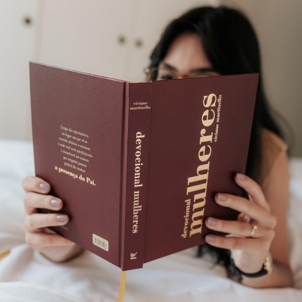 Livro Devocional Mulheres 365 Dias Viviane Martinello