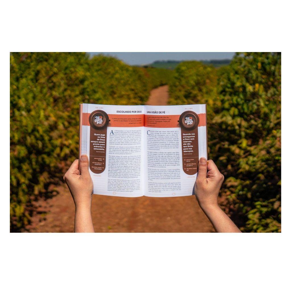 Devocional Café Com Deus Pai Porções Diárias De Transformação Junior Rostirola