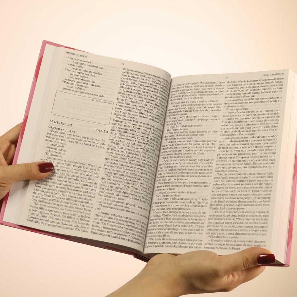 Bíblia 365 Rosa Feminina Naa Letra Grande Capa Dura