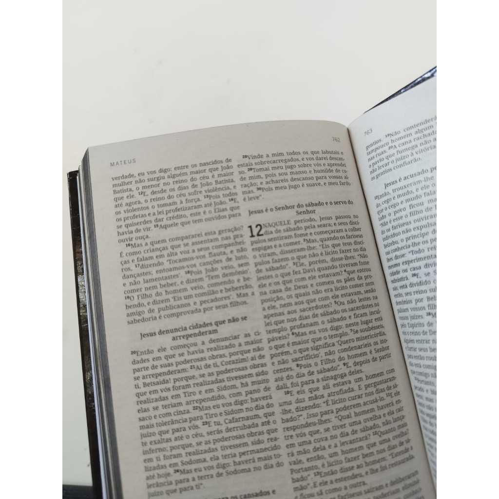 Bíblia Sagrada King James Letra Normal Capa Dura Clássica