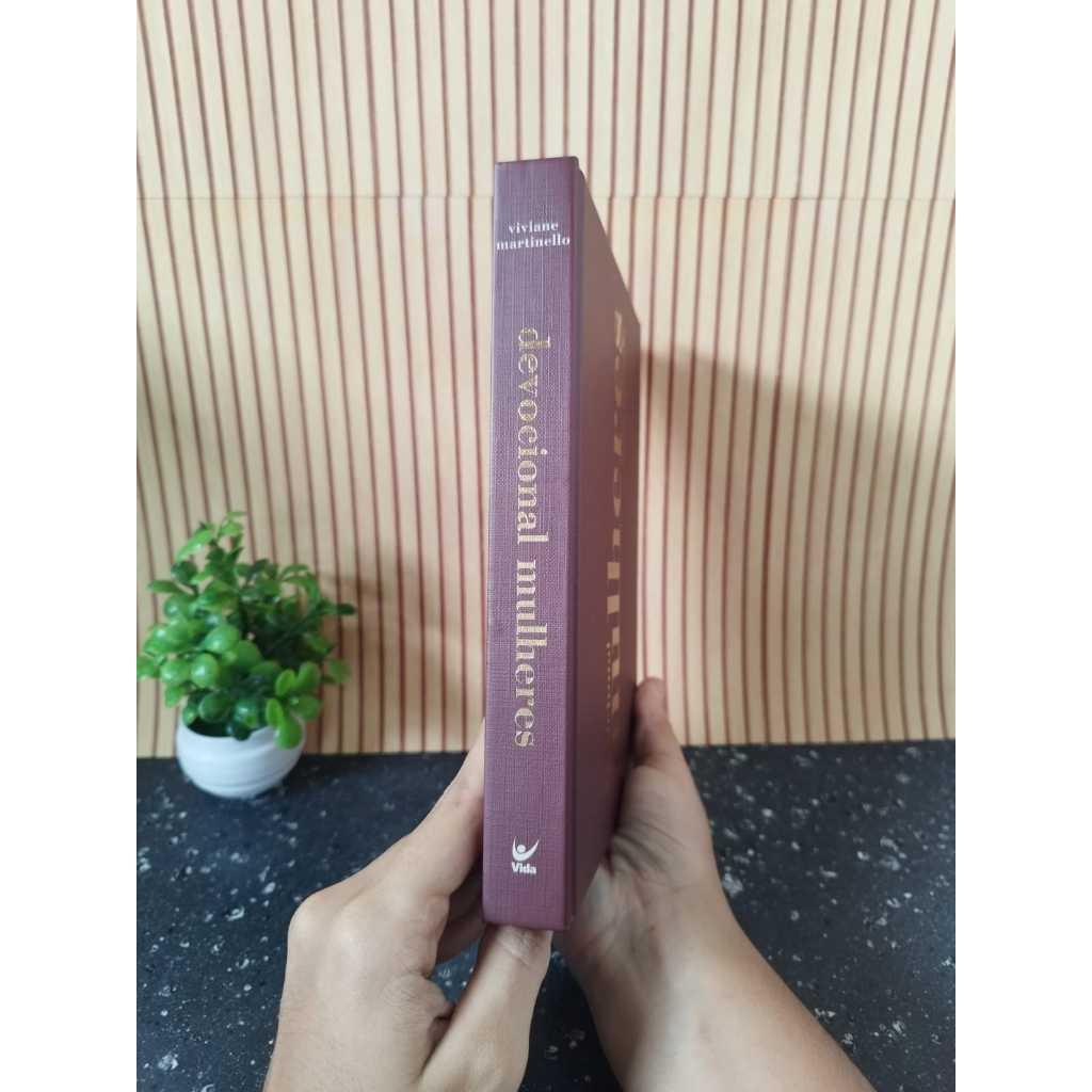 Devocional Mulheres 365 Dias Capa Dura Viviane Martinello