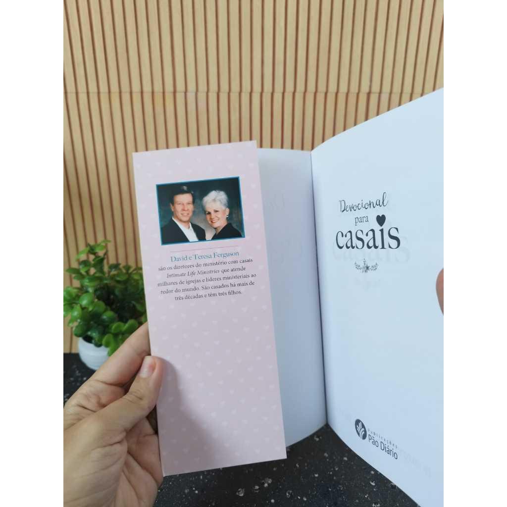 Um Ano Devocional Para Casais Brochura