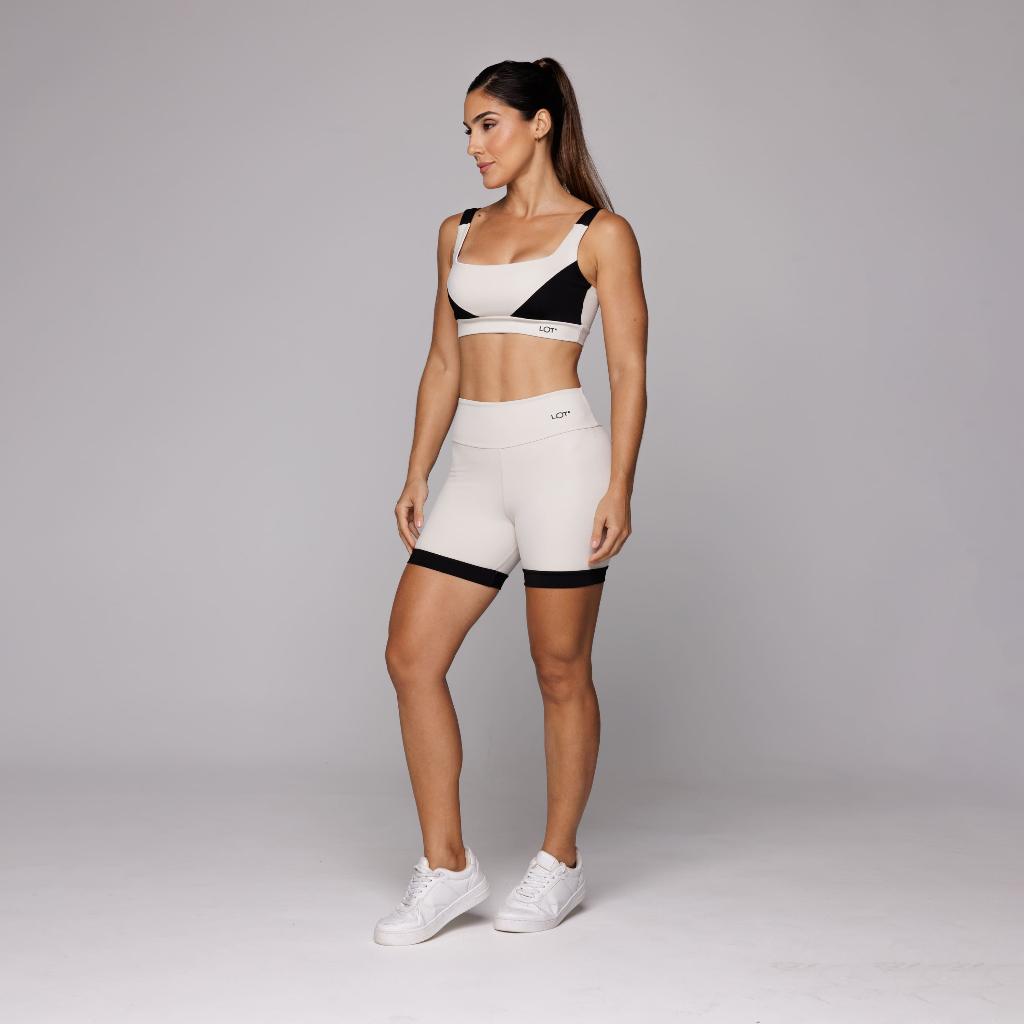 Conjunto Academia Fitness Feminino Top Com Recorte E Short Alta Compressão Detalhe Preto Coleção Duo