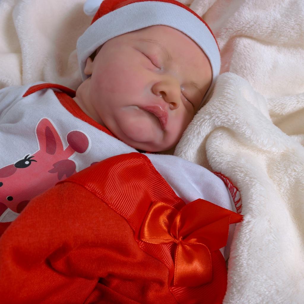 Bebê Reborn Boneca Livia Realista Em Silicone De Olhos Fechados