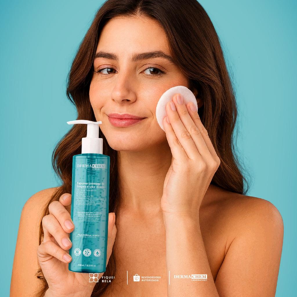 Kit 2 Espuma Cremosa Esfoliante Facial 240ml Renovação Hidratação E Maciez Da Pele Com Aloe Vera Dermachem