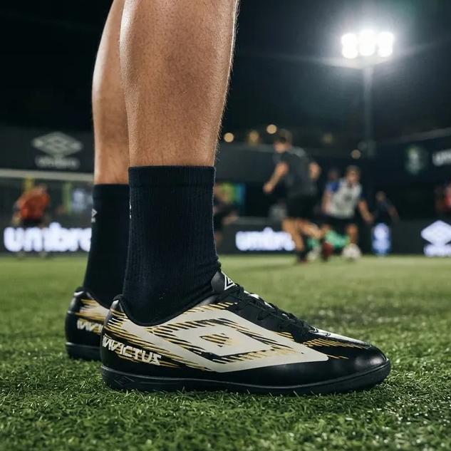 Chuteira De Society Umbro Invictus Chuteira Adulto Masculino Futebol Grama Sintética Original