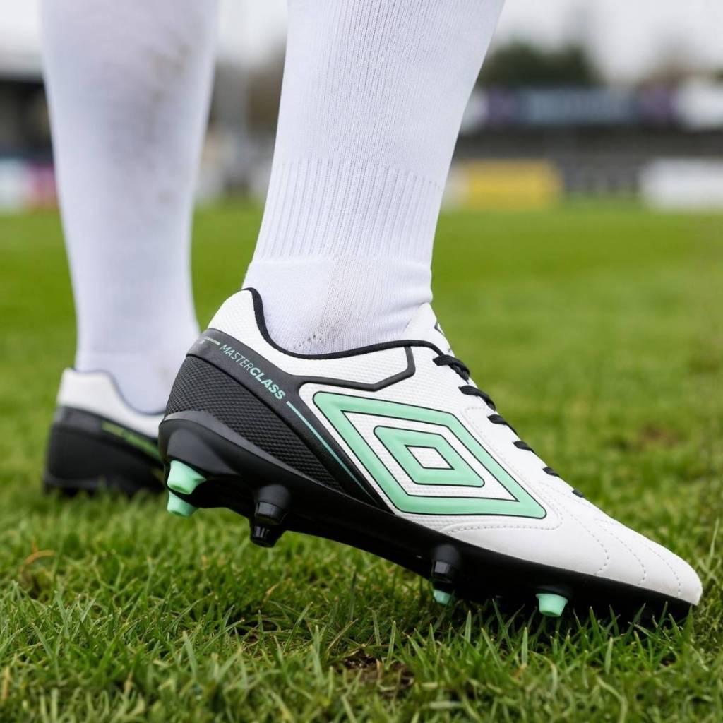 Chuteira Campo Umbro Master Class Club Futebol Masculina Original Trava Campo Conforto Leve Resistente