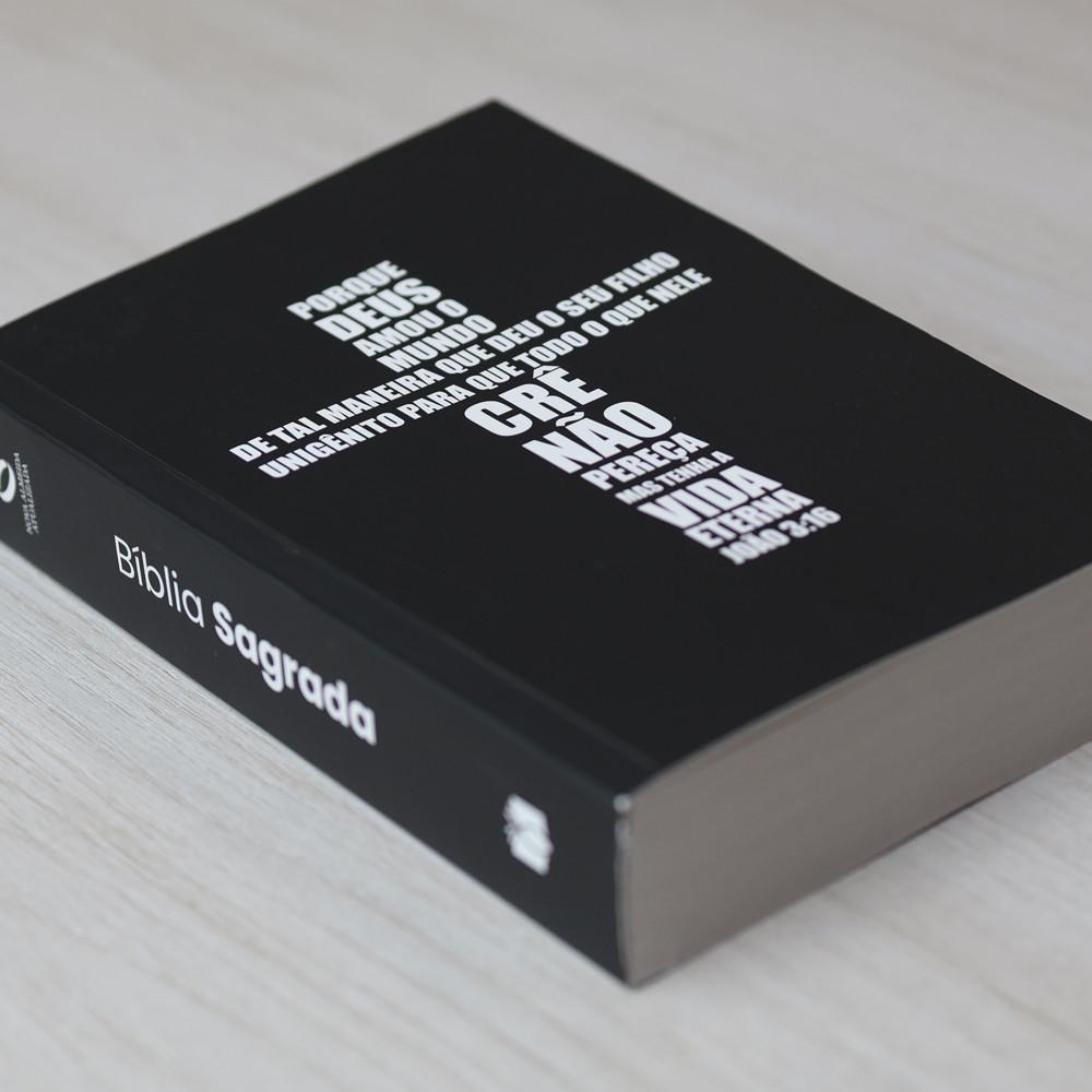 Bíblia Sagrada Porque Deus Amou João 3 16 Naa Letra Normal Capa Ilustrada