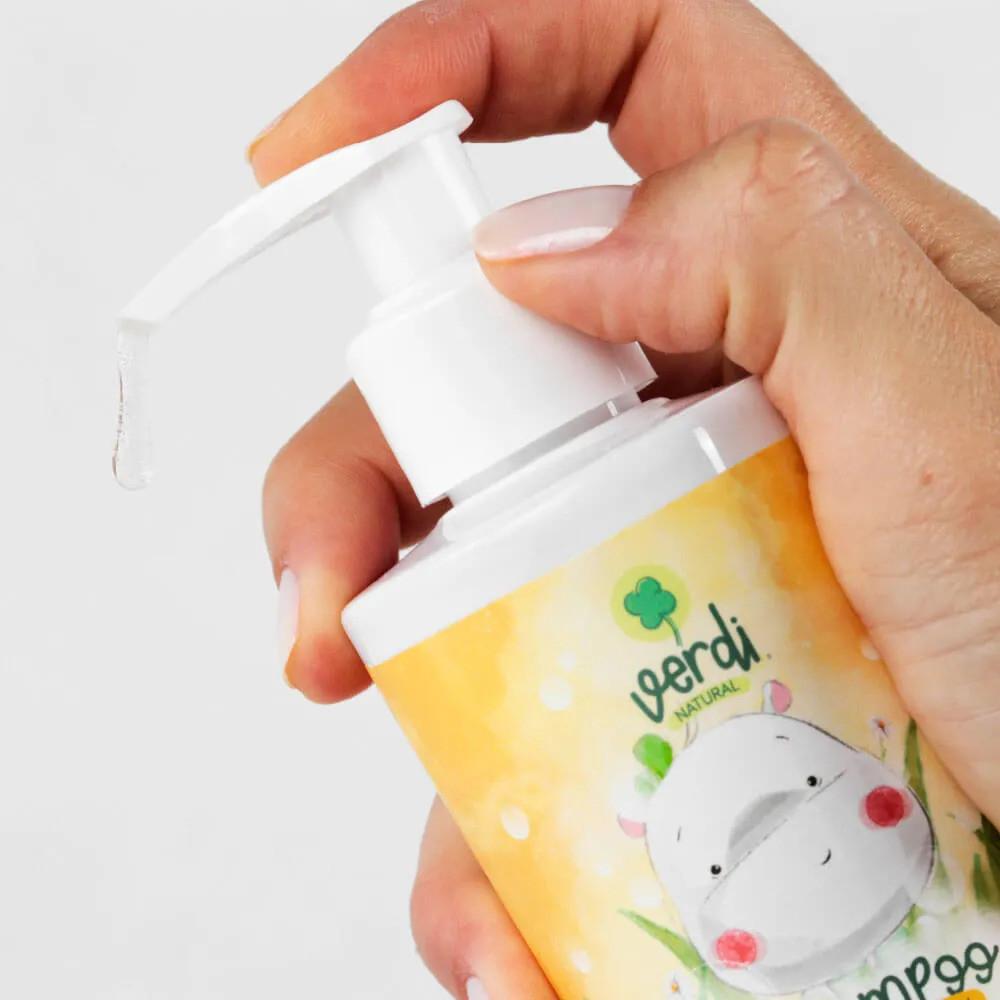 Shampoo Infantil 100 Natural Com Extratos De Aloe Vera E Camomila + Óleos Essenciais - Verdi Natural