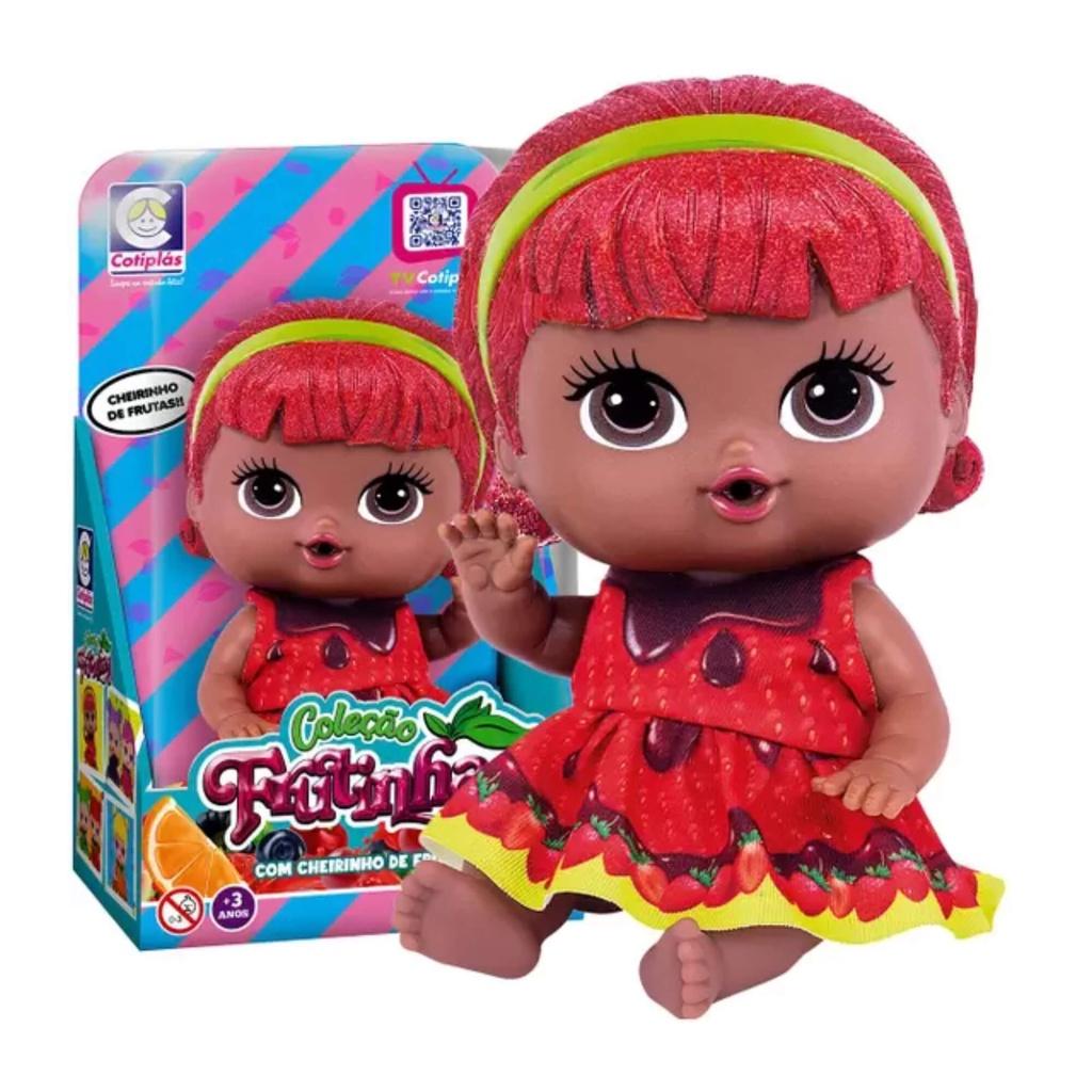 Brinquedo Boneca Coleção Frutinhas Morango E Chocolate Com Cheirinho De Frutas 19cm Em Plástico Vinil Cotiplas