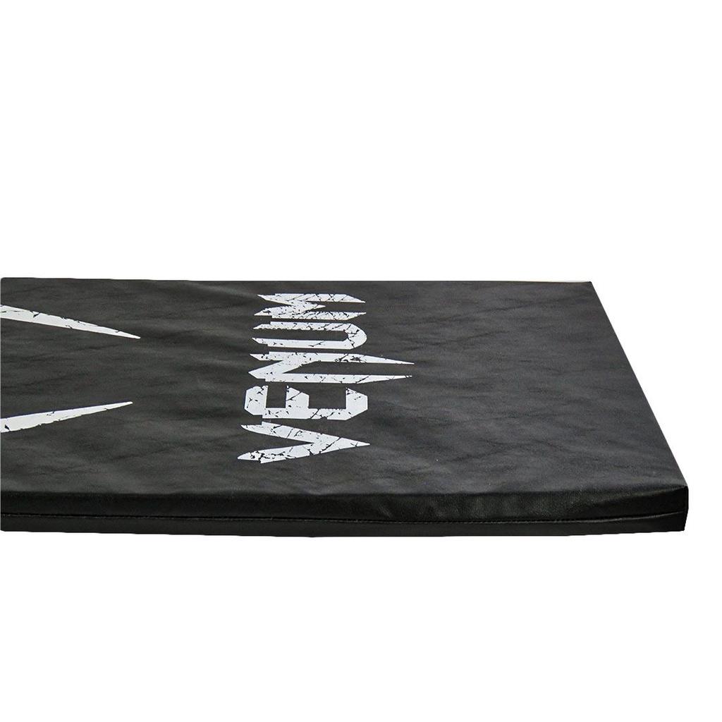 Colchonete Venum Tapete Academia Escola Ginastica Cor Preto 44cmx63cm