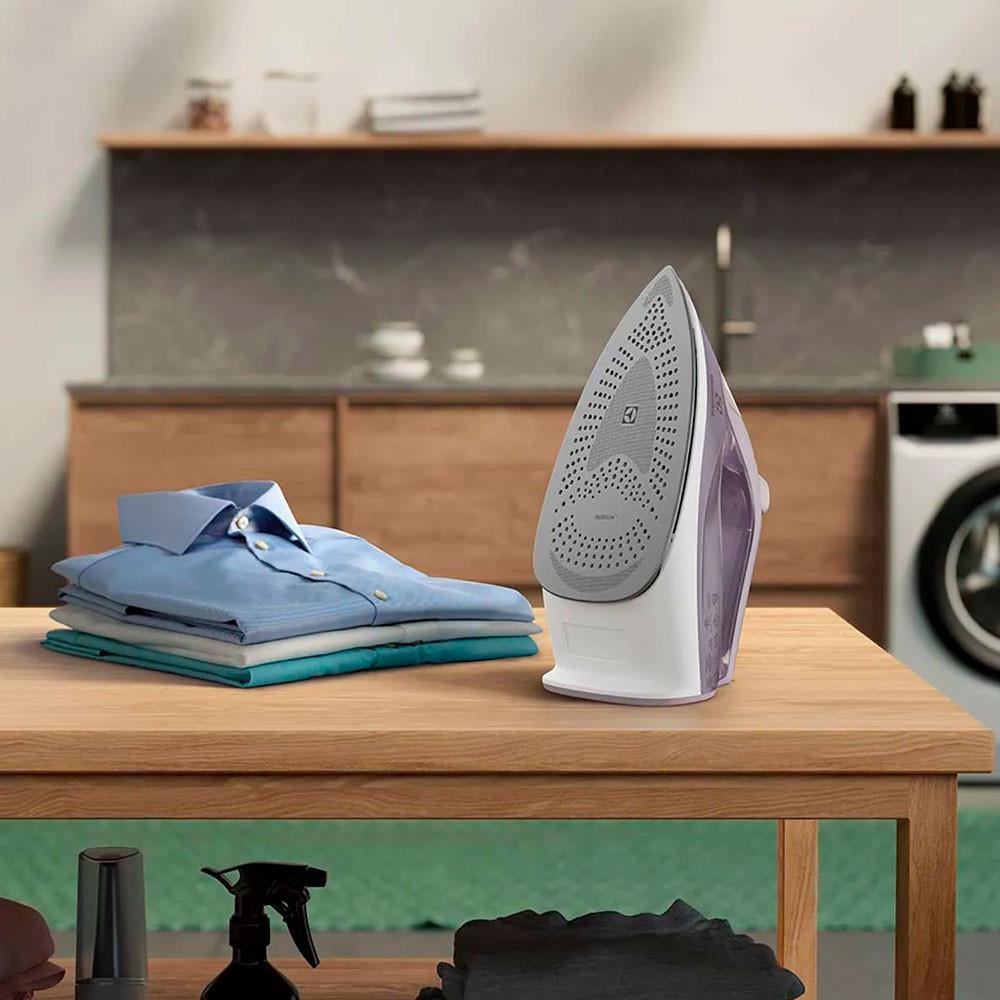 Ferro De Passar A Vapor E A Seco Electrolux Experience Powervapour Esi50