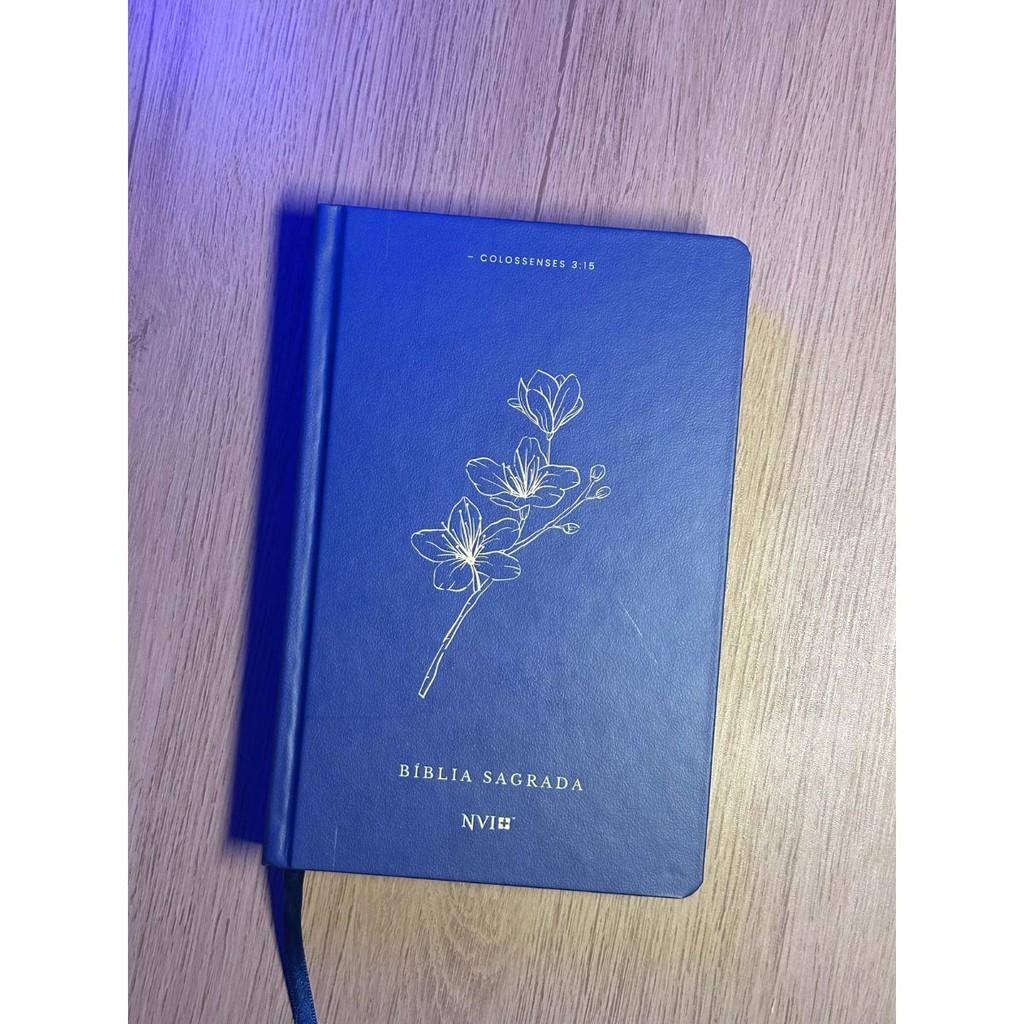 Bíblia Sagrada Nvi Letra Normal Capa Dura Com Fitilho Capa Luxo Azul Paz De Cristo