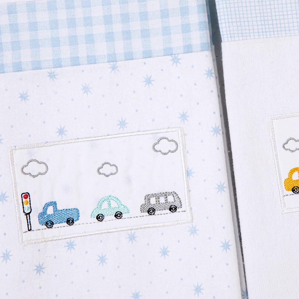 Kit Cueiro Bordados Papi Manta Carros Coloridos - 2 Peças
