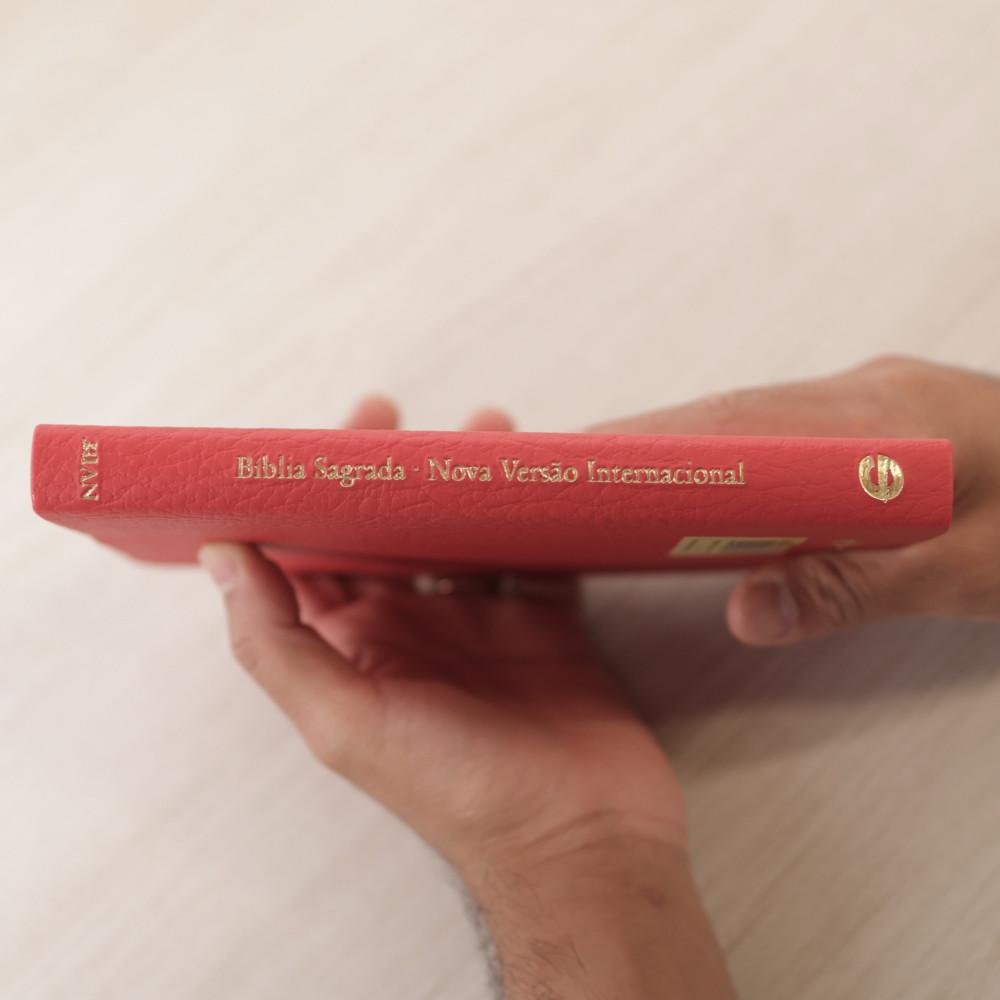 Bíblia Sagrada Nvi Letra Normal Capa Semi Luxo Vermelha