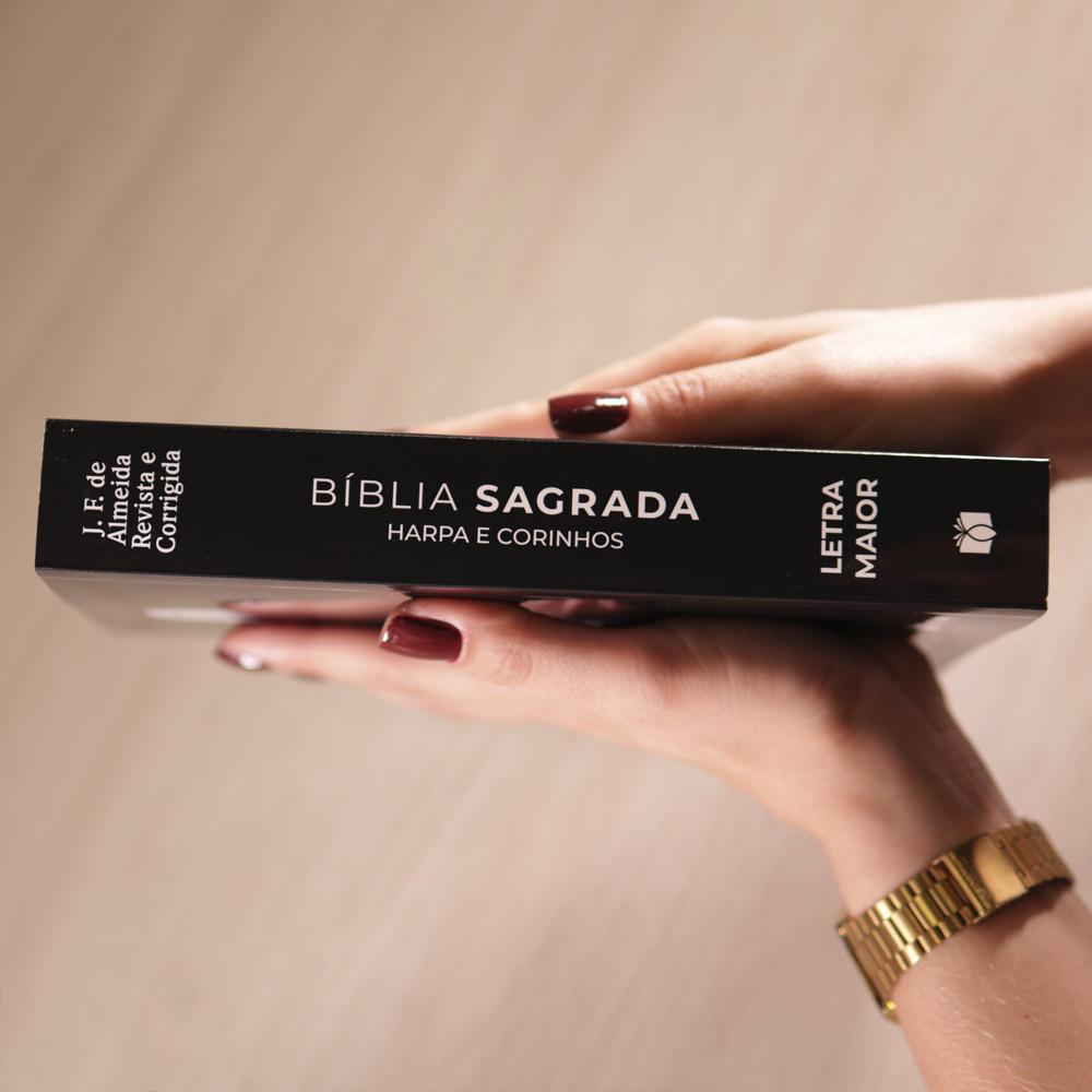 Bíblia Cruz Preta Arc Letra Maior Harpa E Corinhos Capa Brochura