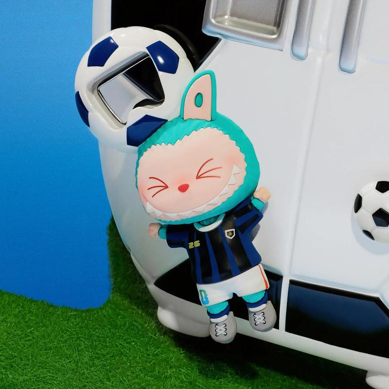Pop Mart - Labubu The Monsters Fifa Caixa Surpresa Com Ímã Abridor De Latas