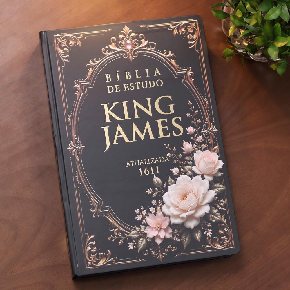 Bíblia De Estudo King James 1611 Kja 400 Anos Full Collor Capa Dura Preta Com Rosas