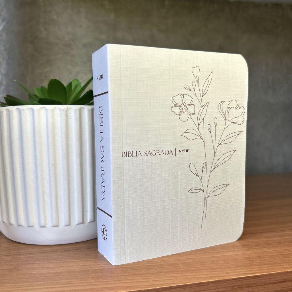 Bíblia Sagrada Nvi Capa Clara Floral