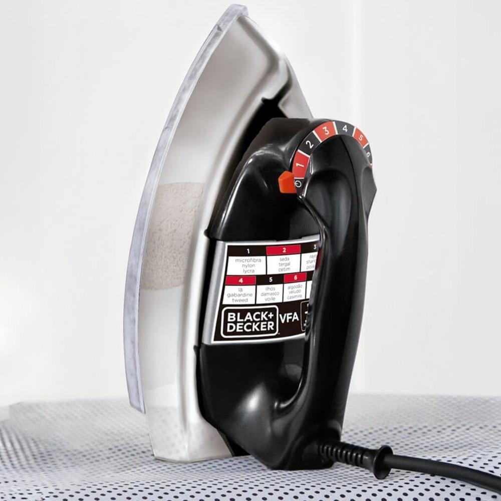 Ferro De Passar A Seco Vfa1110tm2 Com Base De Alumínio Black Decker