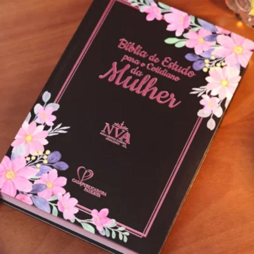 Bíblia De Estudo Para O Cotidiano Da Mulher Nva Full Collor Capa Dura Preta