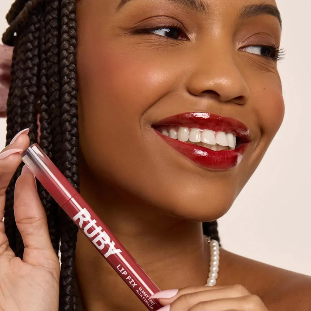 Lip Fix Ruby Kisses Glossy Tint Alta Fixação Sweet Brown