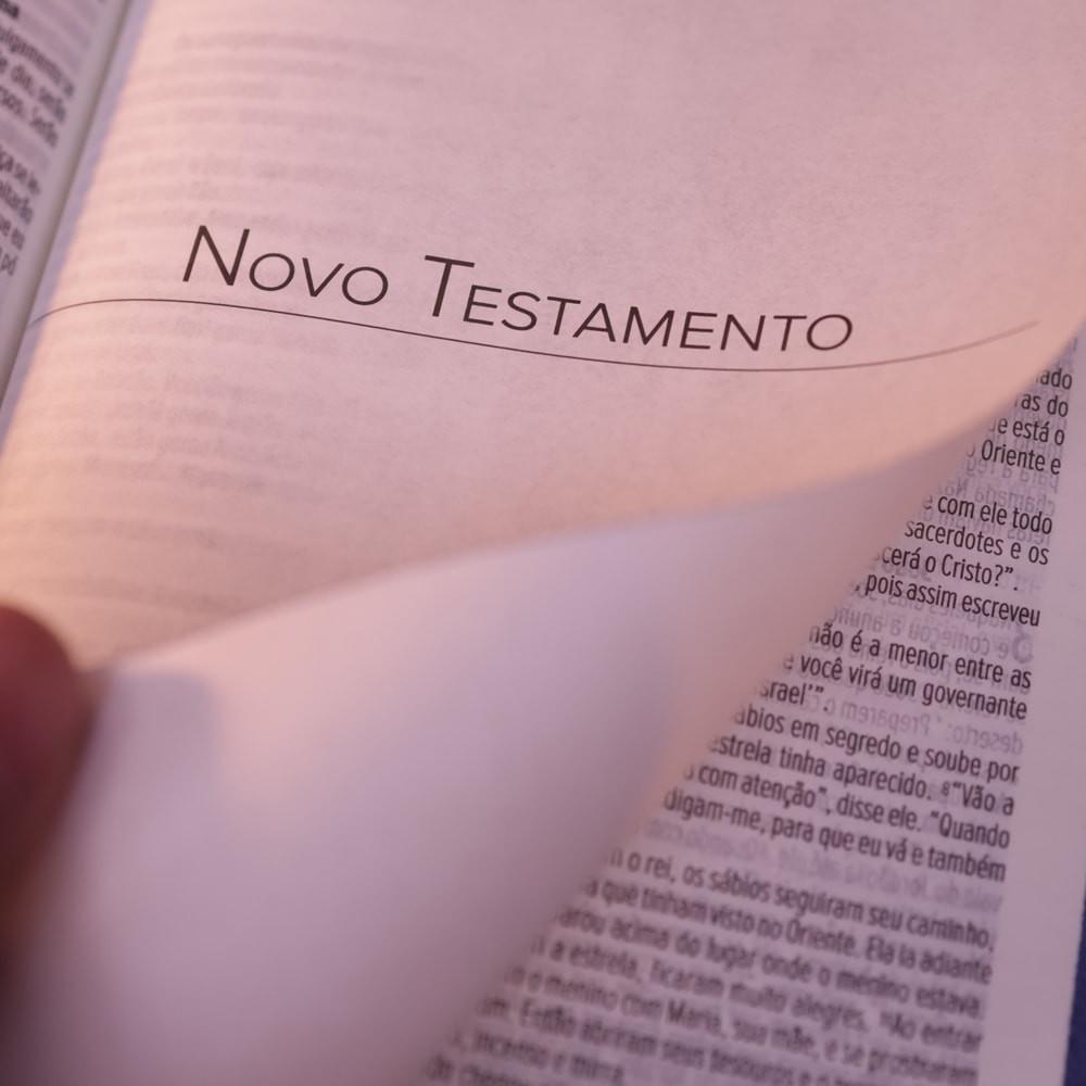Bíblia Sagrada Nvt Capa Dura Correnteza